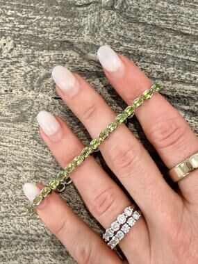 Affinity Gems Sterling Silver Peridot Tennis Bracelet - Brand new - 7 inch